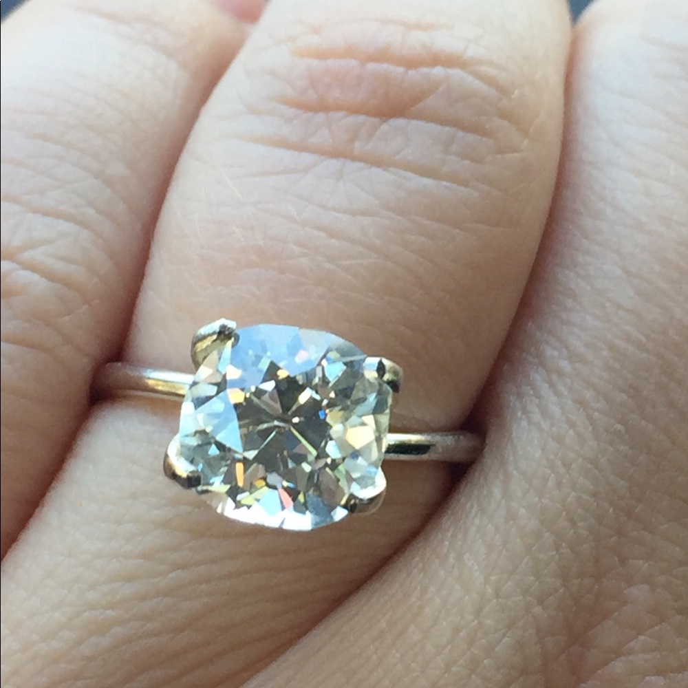 Cushion diamond